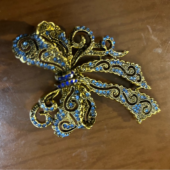 Jewelry - Elegant Gold and Blue Bow Brooch
